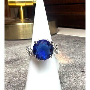 Ring Bomb Party Ring, NWOT, size 6